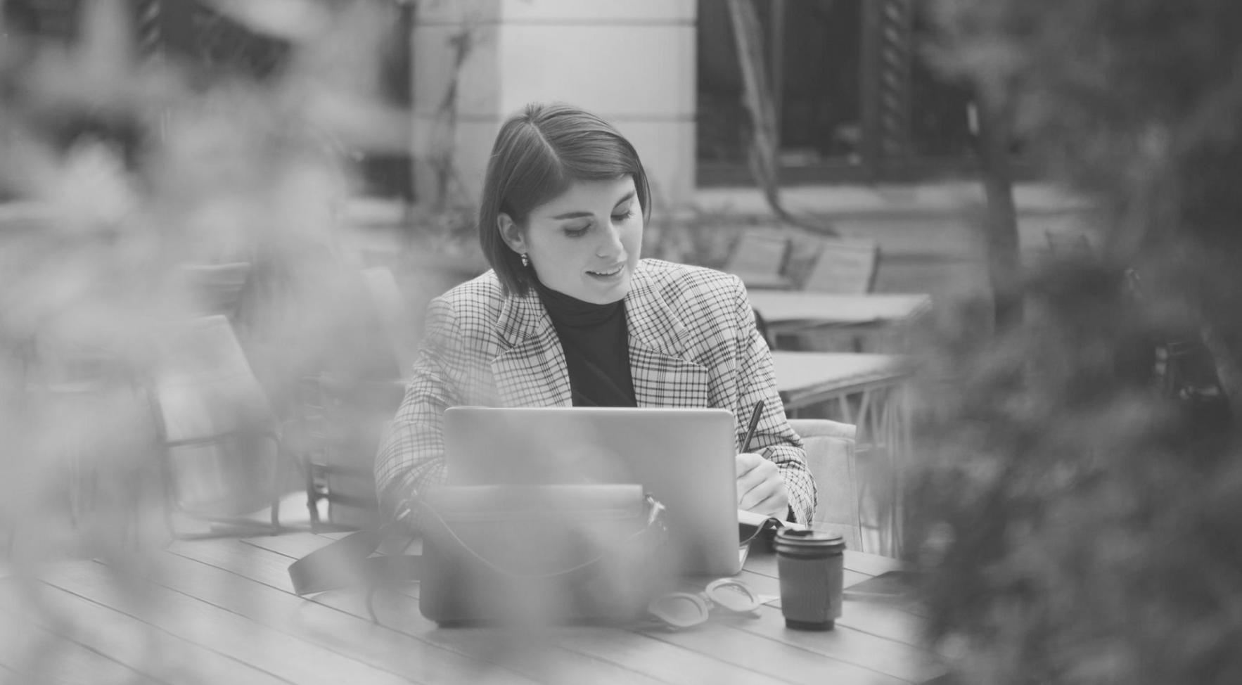 Sesión de webinar sobre control presupuestario